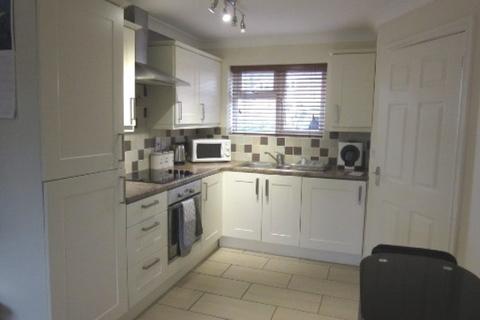 2 bedroom semi-detached house to rent, Coronation Avenue, West Winch, PE33