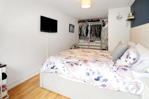 19 Woburn Close, London, SE28 8QZ