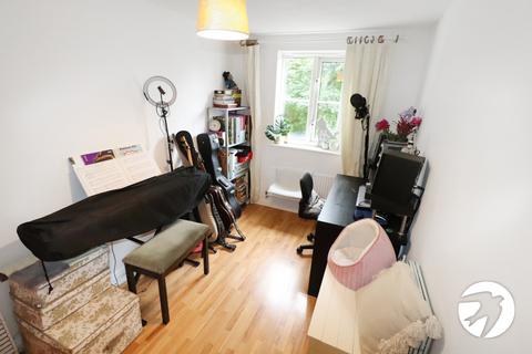 19 Woburn Close, London, SE28 8QZ