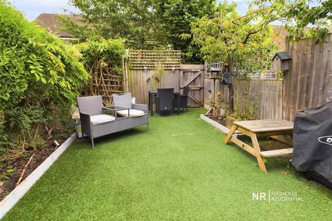 15 Galen Close, Epsom, KT19 7DL