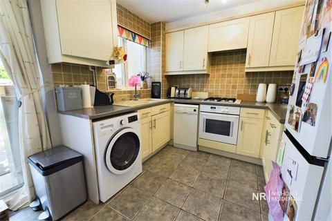 15 Galen Close, Epsom, KT19 7DL