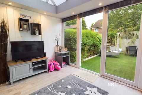 15 Galen Close, Epsom, KT19 7DL
