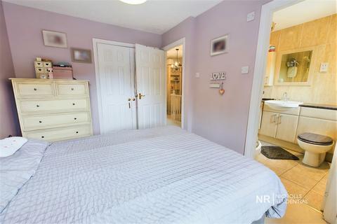 15 Galen Close, Epsom, KT19 7DL