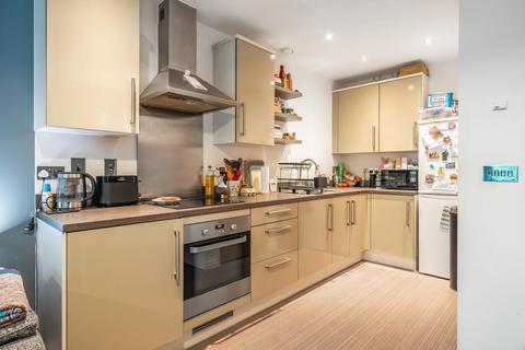 1 bedroom flat for sale, Boundaries Road, Balham