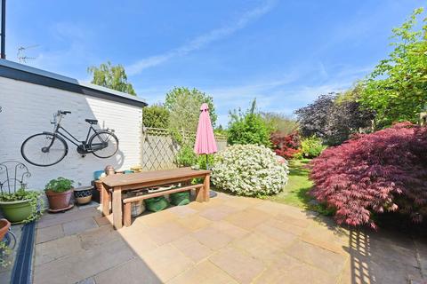 21 Park Road, London, W7 1EN