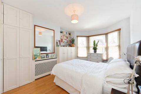 21 Park Road, London, W7 1EN