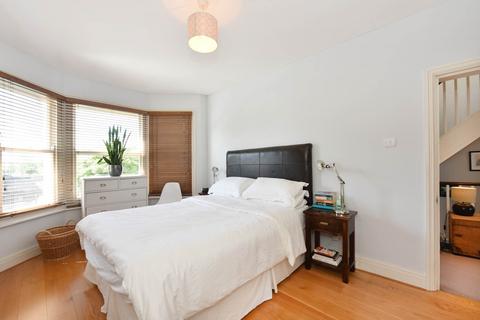 21 Park Road, London, W7 1EN