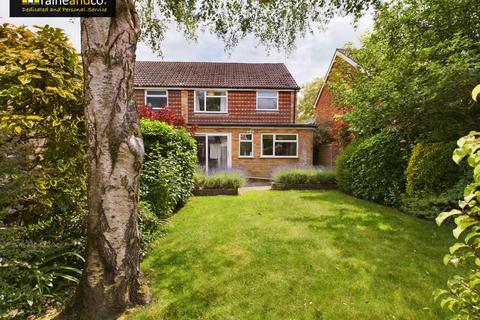 3 bedroom semi-detached house for sale, Fayerfield, Potters Bar