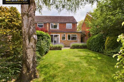 7 Fayerfield, Potters Bar, EN6 5DQ