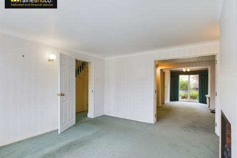 7 Fayerfield, Potters Bar, EN6 5DQ