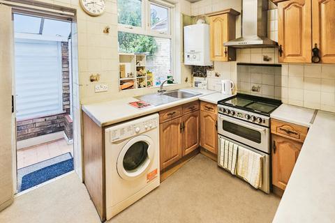 2 bedroom detached house for sale, Enfield, London, EN2