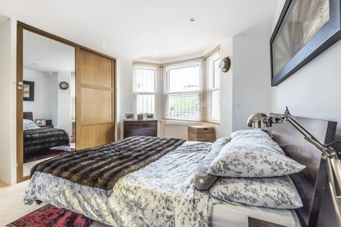 2 bedroom flat to rent, Acre Lane London SW2