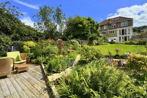 16 Bloomfield Grove, Bath, BA2 2BZ