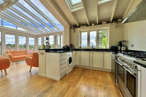 16 Bloomfield Grove, Bath, BA2 2BZ
