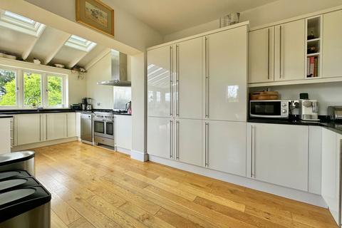 16 Bloomfield Grove, Bath, BA2 2BZ