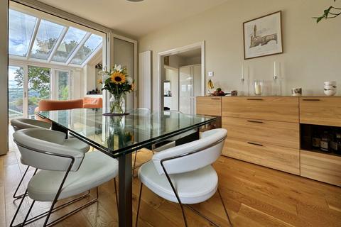16 Bloomfield Grove, Bath, BA2 2BZ