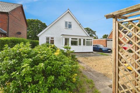 2 bedroom detached house for sale, Street End, North Baddesley, Southampton