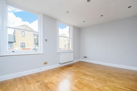 2 bedroom apartment to rent, Strathleven Road London SW2