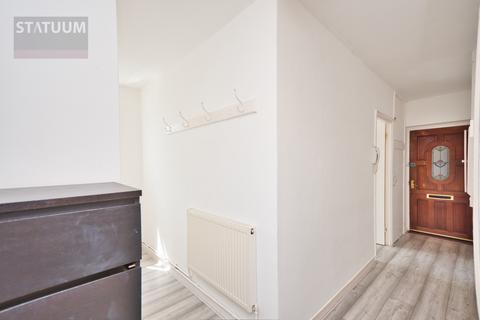 2 bedroom flat to rent, Devons Road, Bromley By Bow, London, E3