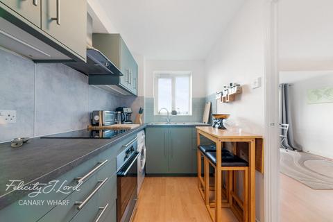 1 bedroom flat for sale, Ferguson Close, London, E14