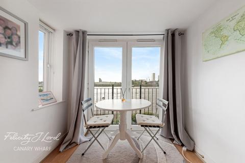 107 Ferguson Close, London, E14 3SJ