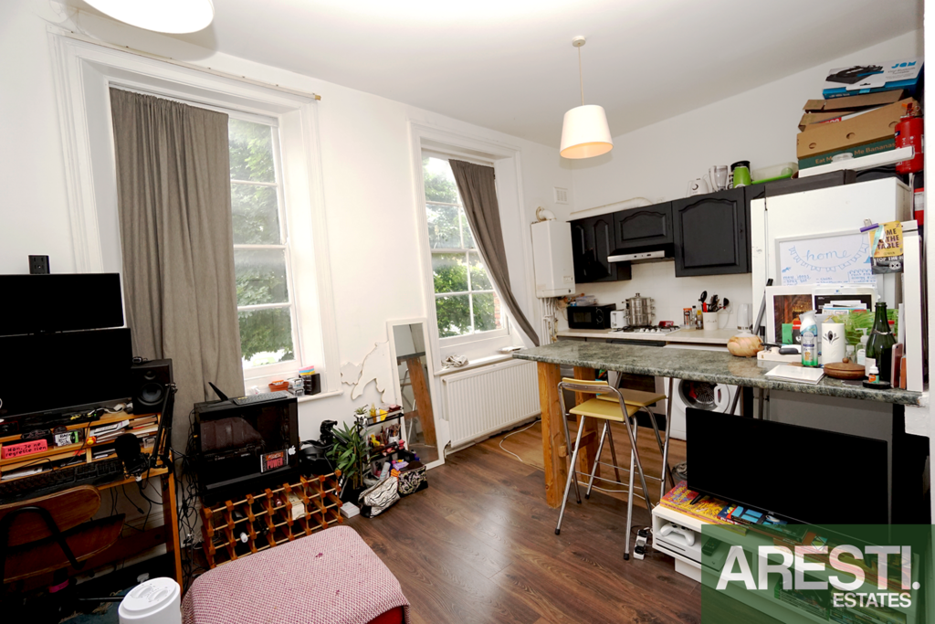 370 C Flat A, Kitchen Living