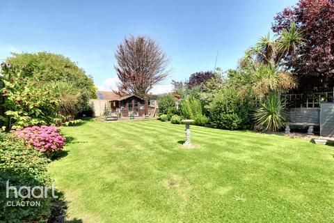 52 Crossways, Jaywick, Clacton-on-sea, CO15 2NG