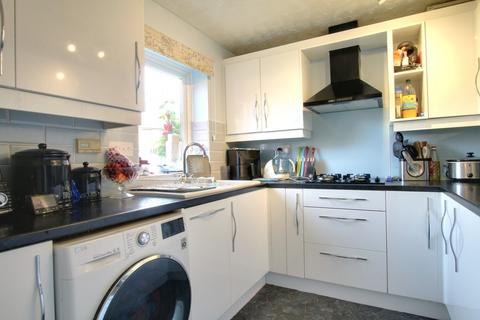3 bedroom semi-detached house to rent, Gull Way, Chatteris