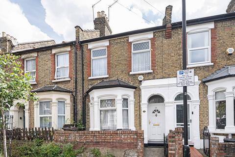4 bedroom terraced house for sale, Trehurst Street, Lower Clapton, London, E5