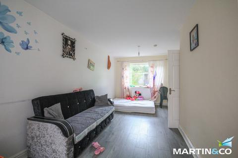 3 bedroom terraced house to rent, Tarrant Grove, Quinton, B32