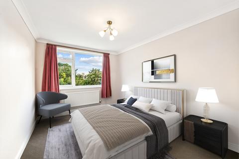 16, Gunnersbury Manor Elm Avenue, London, W5 3XB