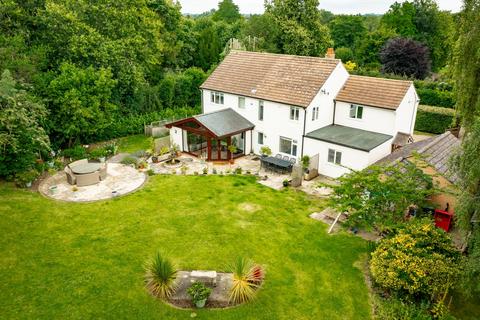 4 bedroom detached house for sale, Loddon