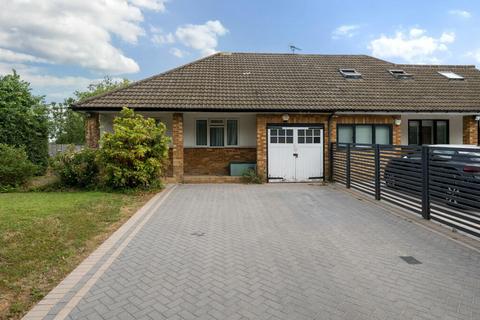 3 bedroom semi-detached bungalow to rent, Pinner HA5