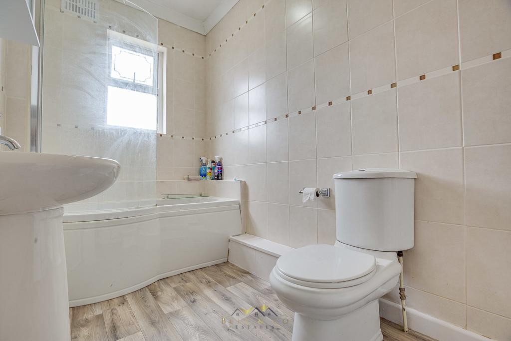 Bathroom 1.1
