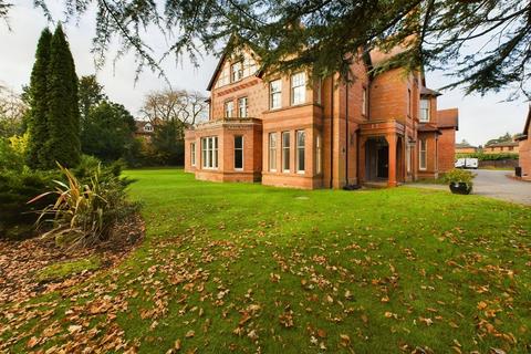 2 bedroom ground floor flat for sale, Curzon Park South, Chester