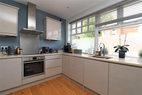 2 bedroom flat for sale, London House, Old Woking GU22