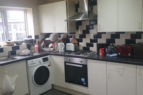 1 bedroom terraced house to rent, One Double Room – Sheppey Road, Dagenham RM9