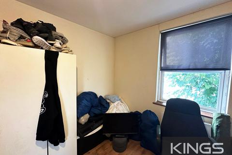 Studio to rent, Onslow Road, Southampton