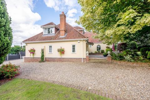 5 bedroom detached house for sale, Great Plumstead