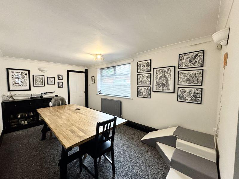 Sitting room/Dining