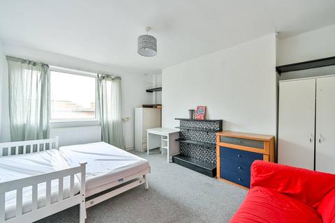 3 bedroom flat to rent, Cambridge Gardens, Kingston, Kingston upon Thames, KT1