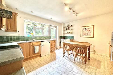 4 bedroom detached house for sale, Wilmerhatch Lane, Epsom