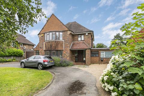 4 bedroom detached house for sale, Tudor Close, Great Bookham