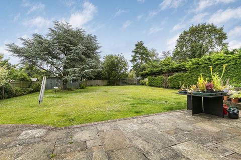 4 bedroom detached house for sale, Tudor Close, Great Bookham