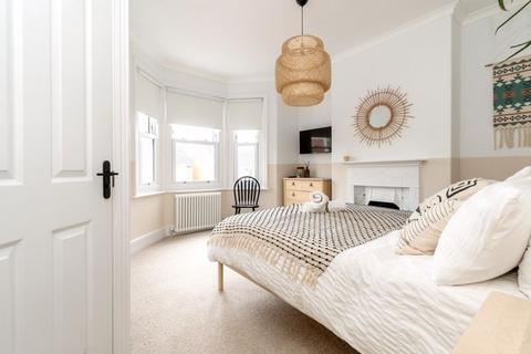 82 Athelstan Road, Exeter, EX1 1SB