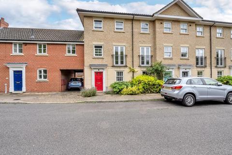 3 bedroom terraced house for sale, Bulrush Crescent, Bury St Edmunds