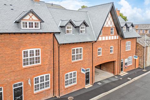 3 bedroom townhouse for sale, Bollands Court, Commonhall Street