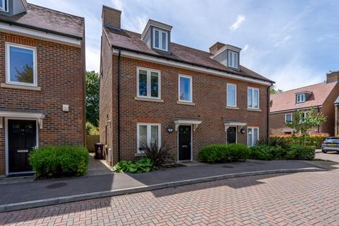 3 bedroom semi-detached house for sale, King William Close, Chichester