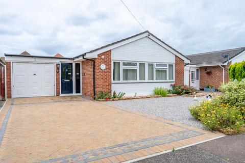 3 bedroom detached bungalow for sale, Lovells Close, Aldwick (under 1km from Aldwick Beach)