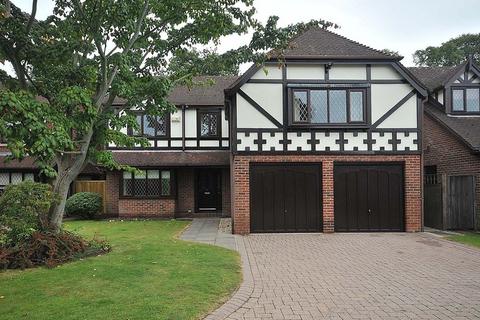 5 bedroom detached house to rent, Buckingham Drive, Knutsford